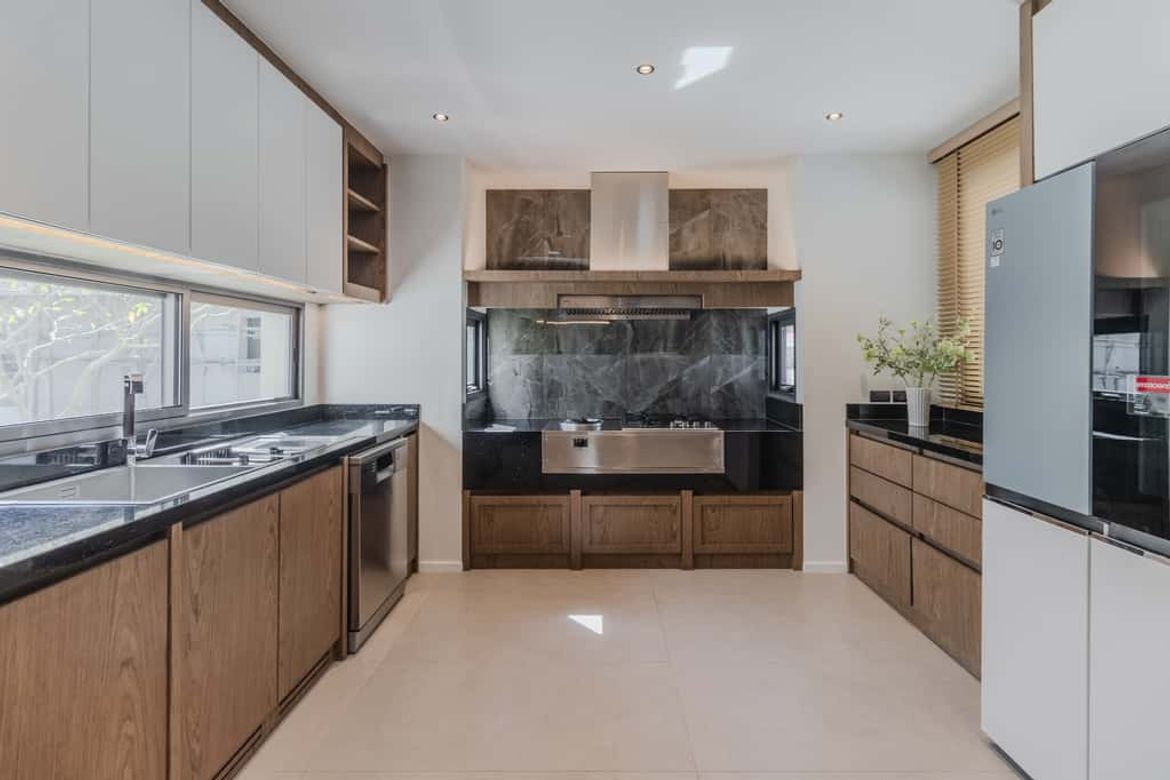 Luxury Villa with Private Pool for Sale in Summit Green Valley