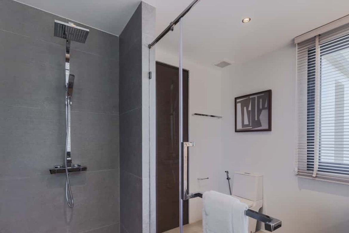 Luxury Villa with Private Pool for Sale in Summit Green Valley