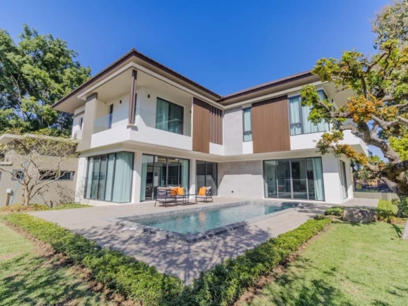 Luxury Villa with Private Pool for Sale in Summit Green Valley