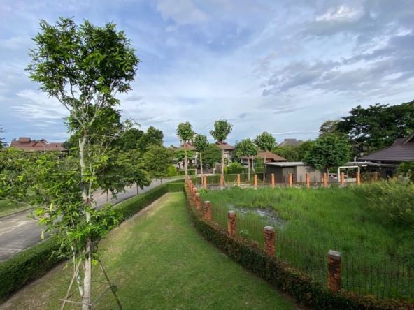 4 bed house for sale at The Green Valley Golf Course in Chiang Mai-P-PHS1014