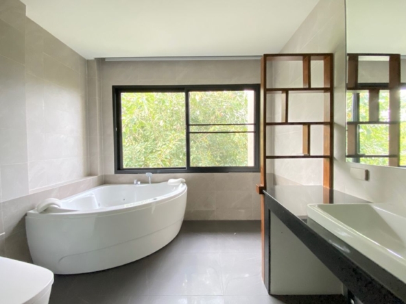 4 bed house for sale at The Green Valley Golf Course in Chiang Mai-P-PHS1014