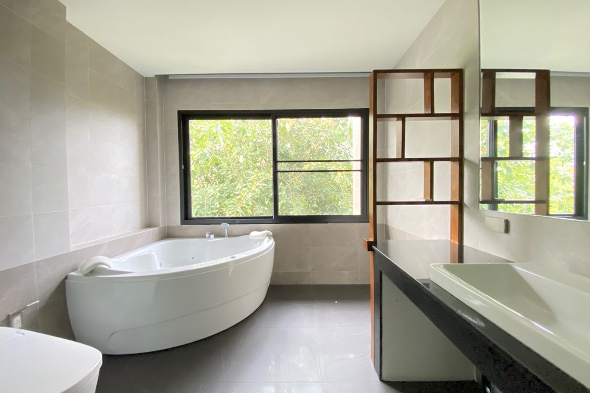 4 bed house for sale at The Green Valley Golf Course in Chiang Mai-P-PHS1014