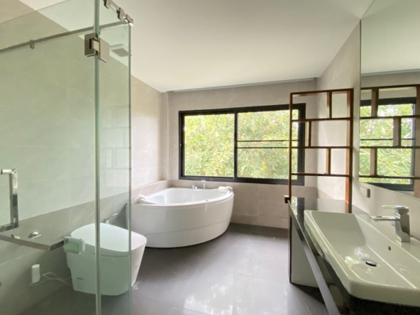 4 bed house for sale at The Green Valley Golf Course in Chiang Mai-P-PHS1014