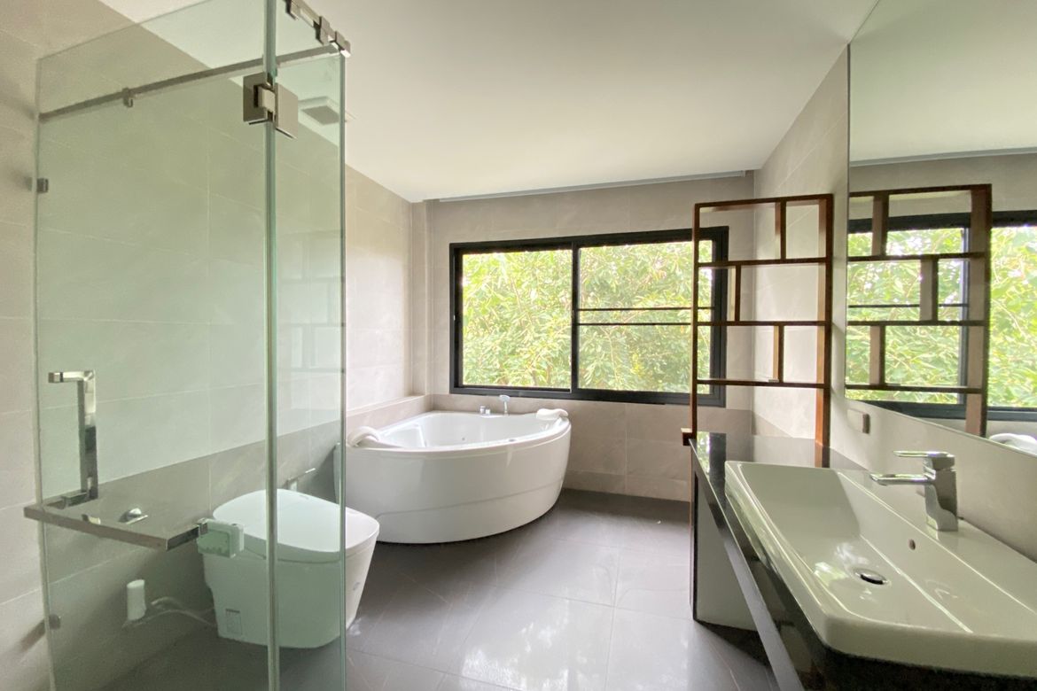 4 bed house for sale at The Green Valley Golf Course in Chiang Mai-P-PHS1014
