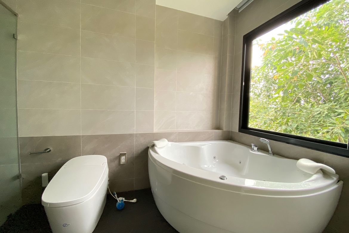 4 bed house for sale at The Green Valley Golf Course in Chiang Mai-P-PHS1014