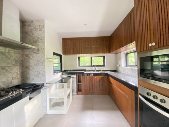 4 bed house for sale at The Green Valley Golf Course in Chiang Mai-P-PHS1014