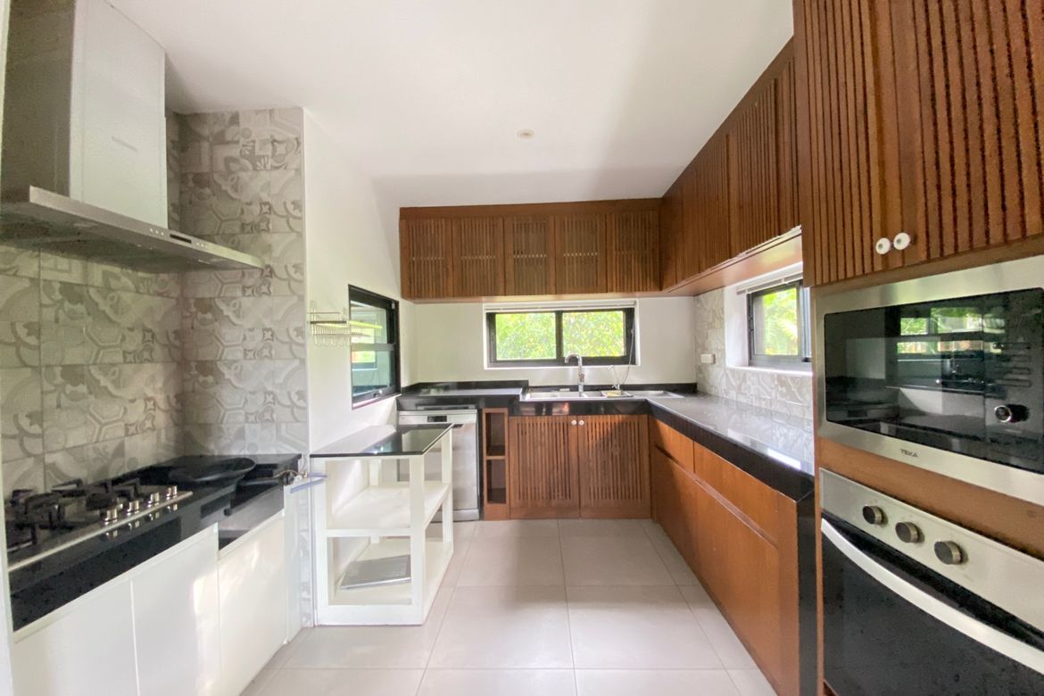 4 bed house for sale at The Green Valley Golf Course in Chiang Mai-P-PHS1014