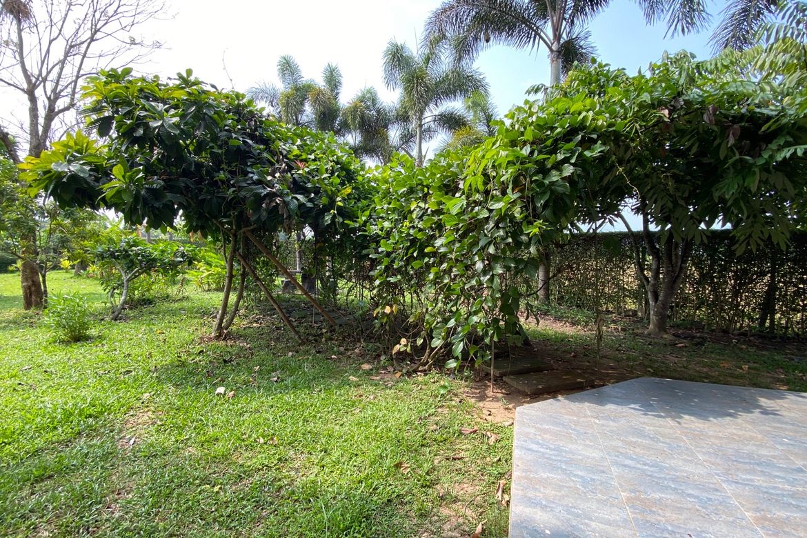 5 bed house for sale in Mae Rim