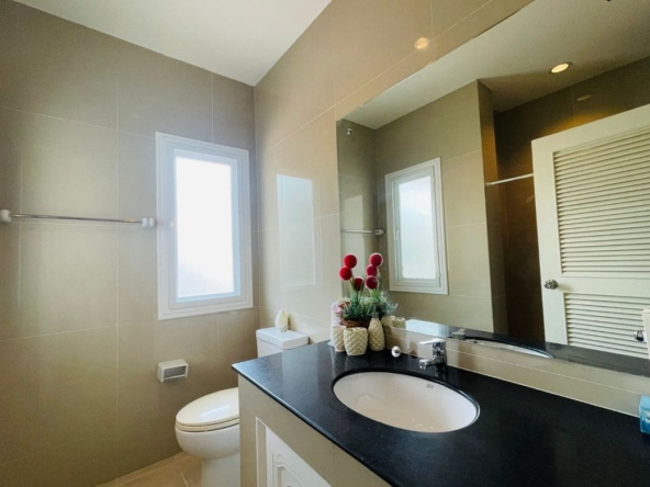 Luxury house for sale in the quality project The Urbana Chiang Mai.  Location: 700 Years Somphot Road