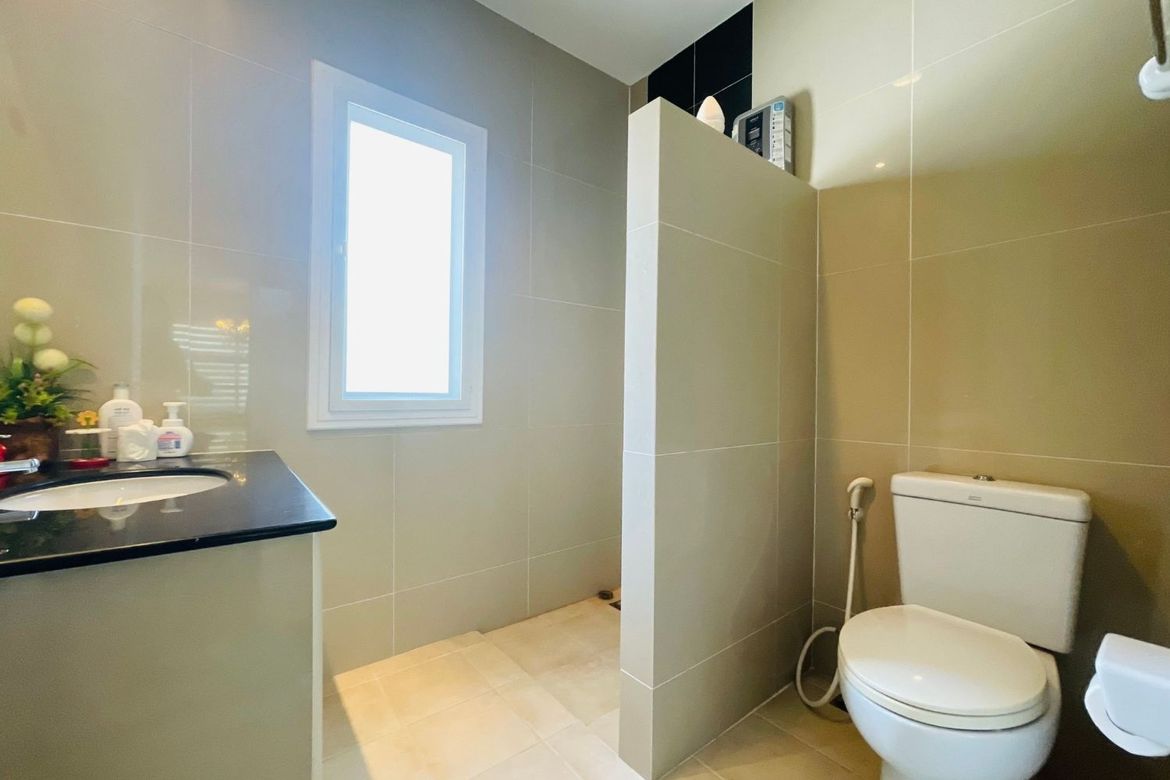 Luxury house for sale in the quality project The Urbana Chiang Mai.  Location: 700 Years Somphot Road
