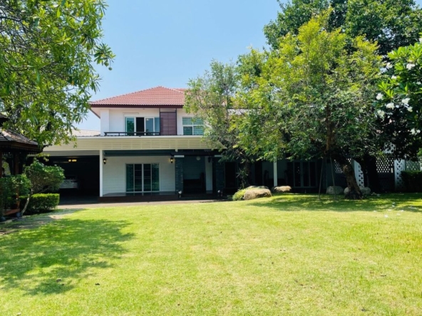 Luxury house for sale in the quality project The Urbana Chiang Mai.  Location: 700 Years Somphot Road