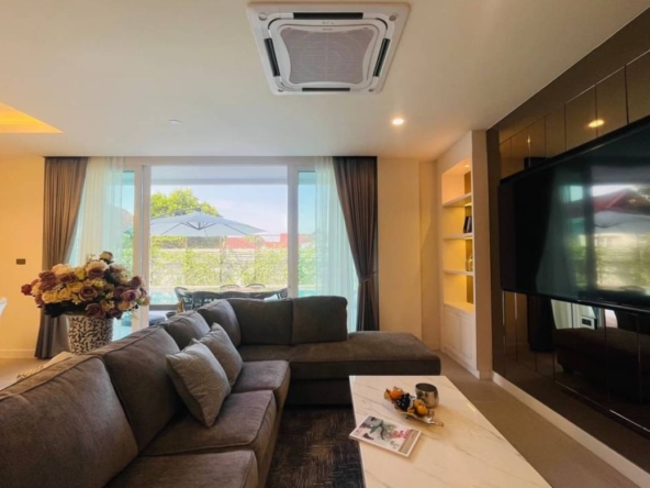 Luxurious detached house for sale
