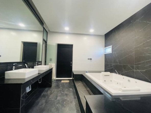 THE MINIMALUXE is different from all other residences within the development project. Created to foster a sense of zen- like calm