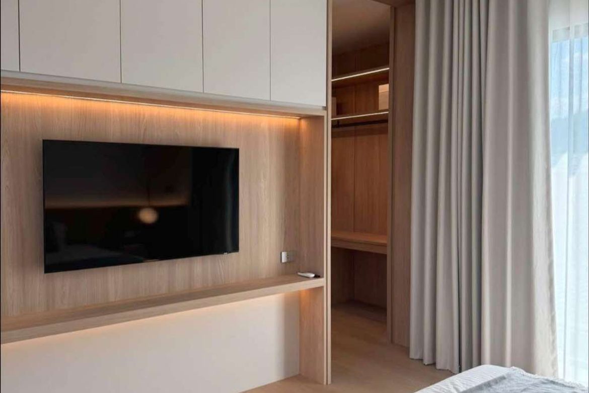 city location near the airport only 5 km. or travel from the airport in less than 10 minutes.-KMP-018547D