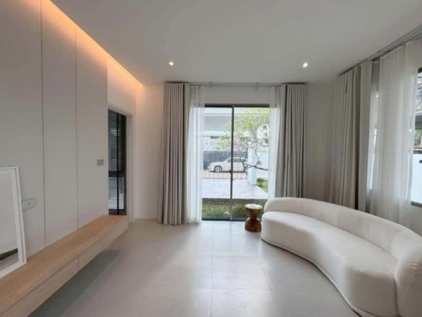 city location near the airport only 5 km. or travel from the airport in less than 10 minutes.-KMP-018547D