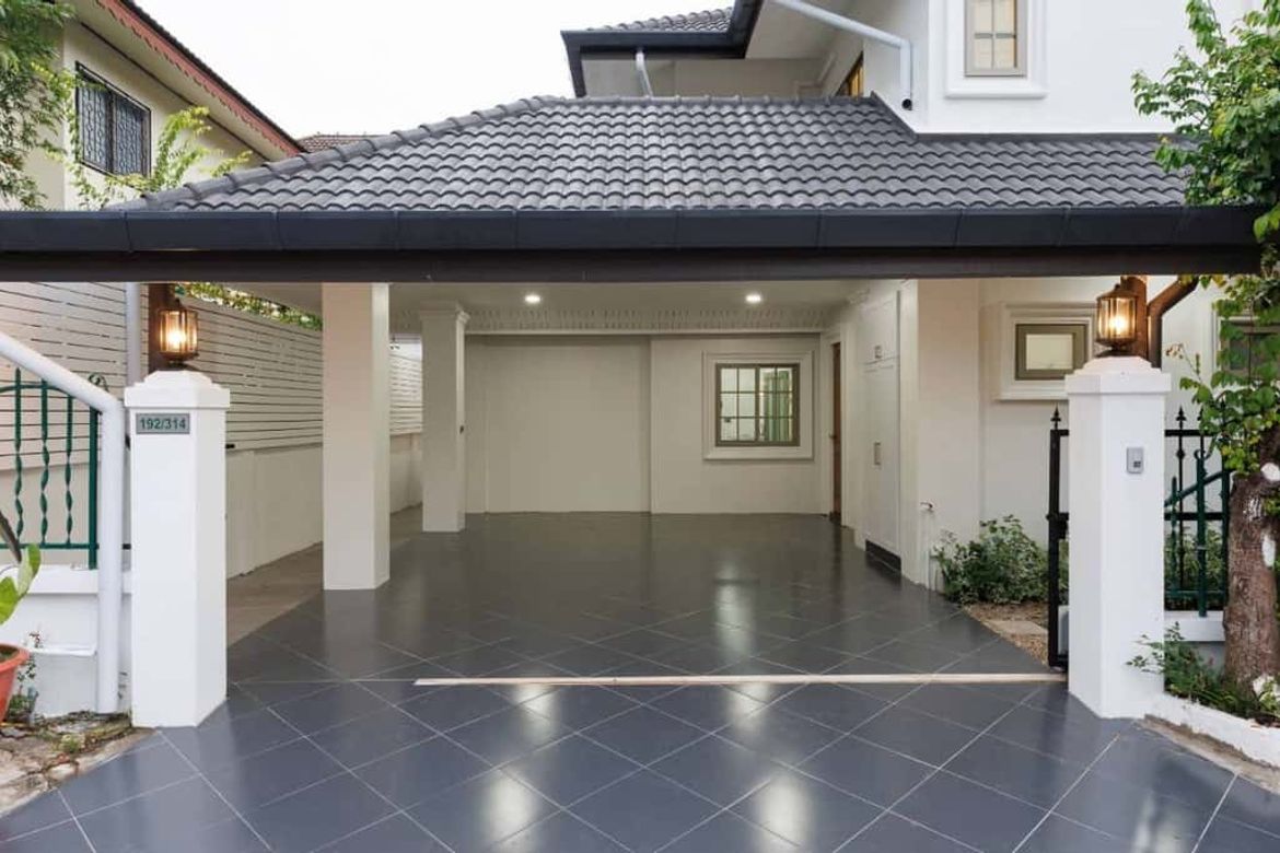 5 bedrooms