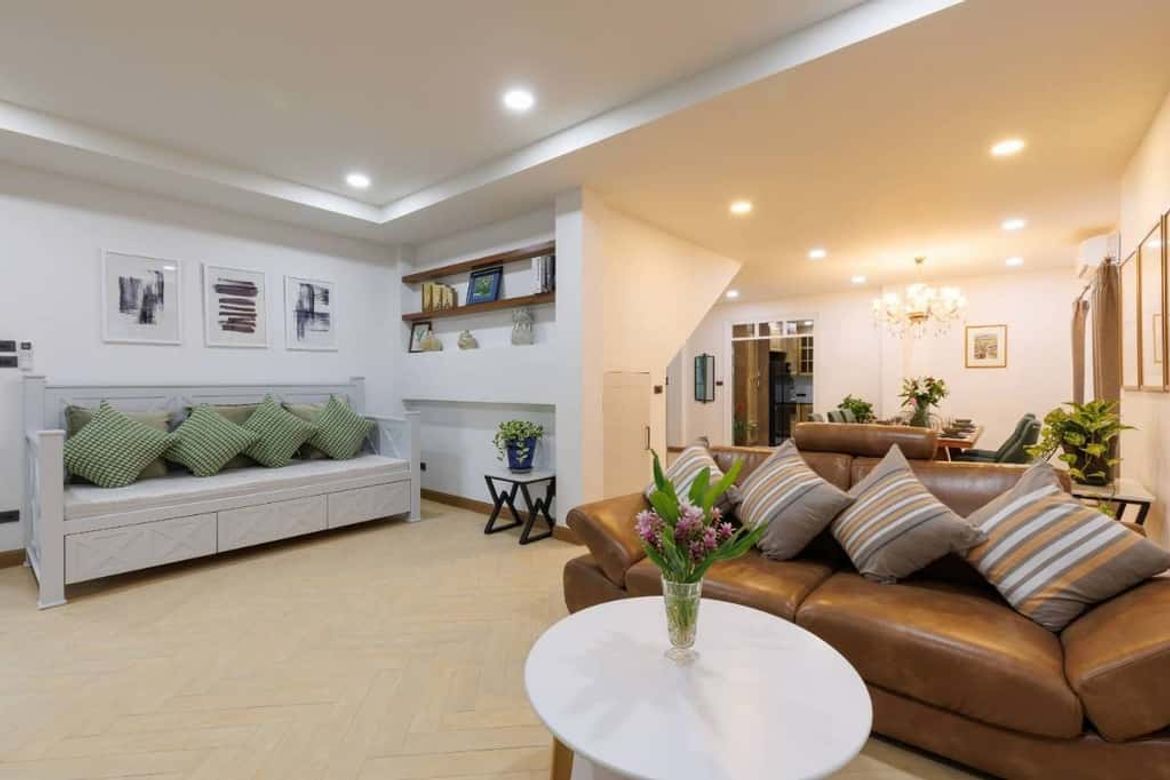 5 bedrooms