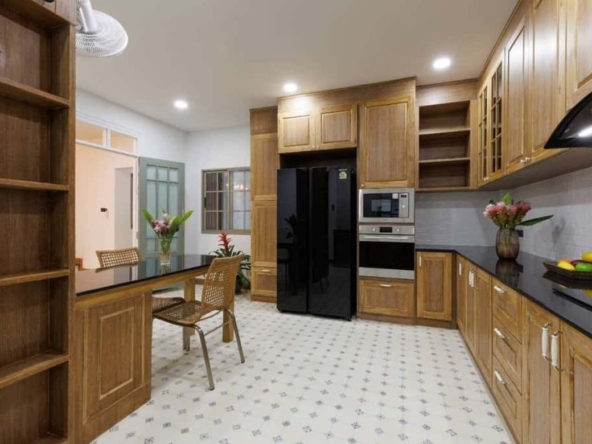 5 bedrooms