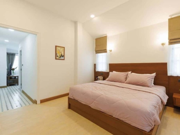 5 bedrooms