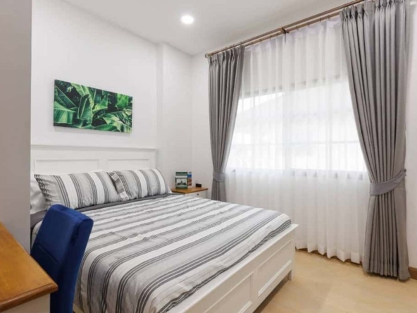 5 bedrooms