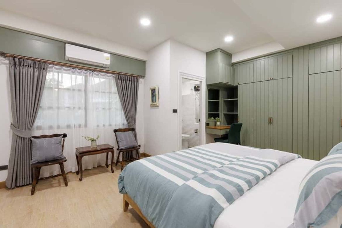 5 bedrooms