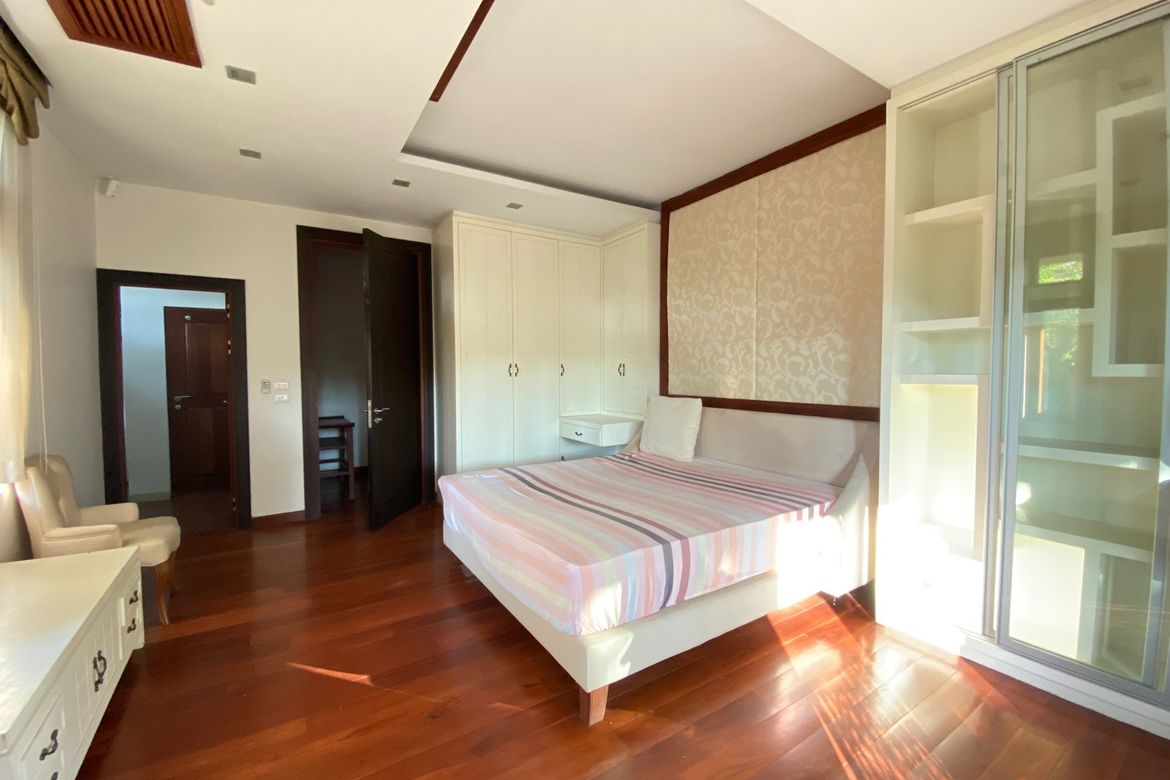 Luxurious home with private pool for sale in Hang Dong