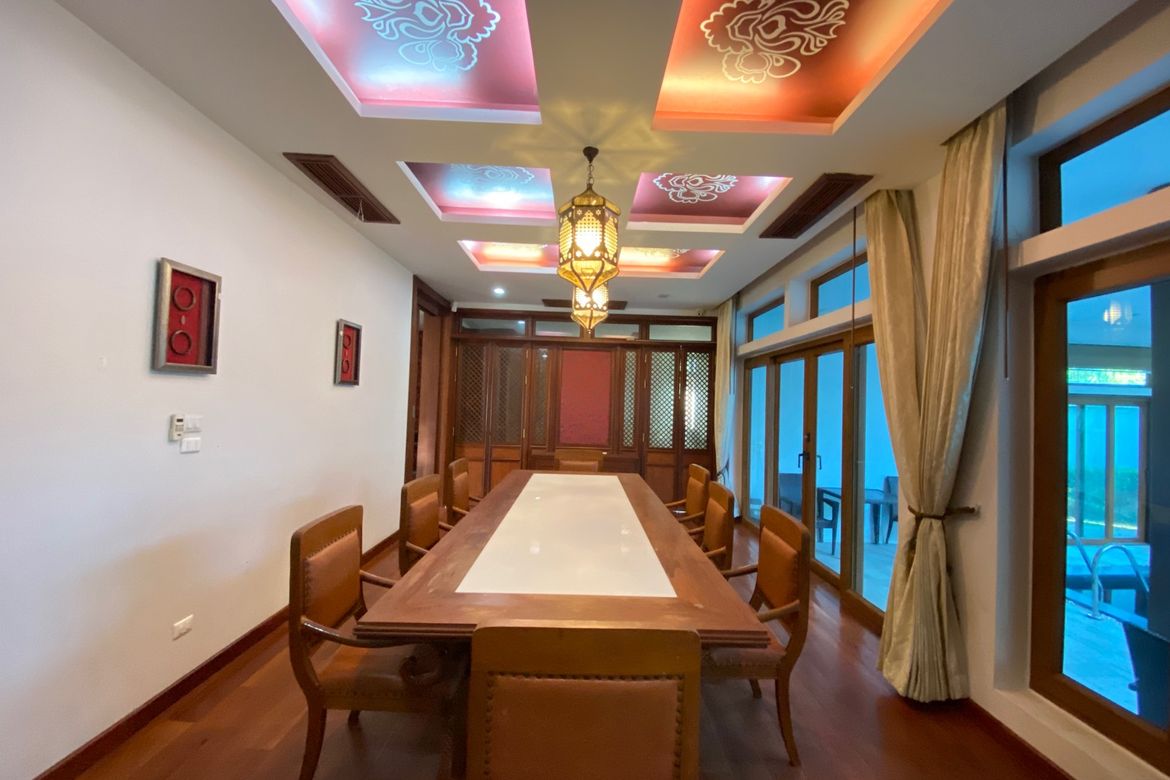 Luxurious home with private pool for sale in Hang Dong
