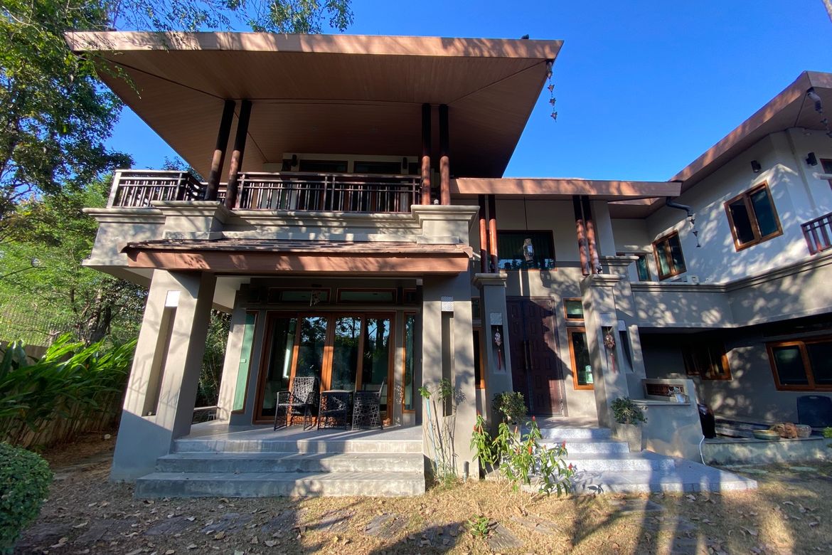 Luxurious home with private pool for sale in Hang Dong