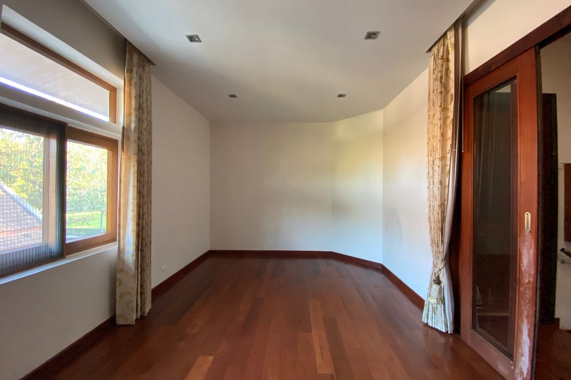 Luxurious home with private pool for sale in Hang Dong