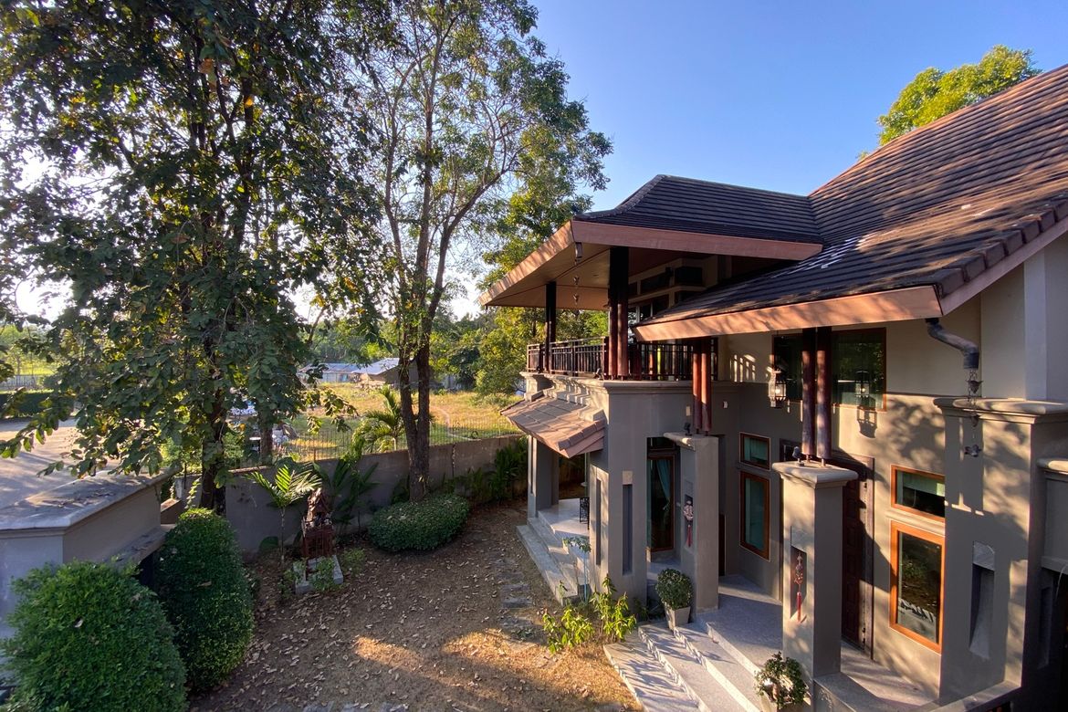 Luxurious home with private pool for sale in Hang Dong