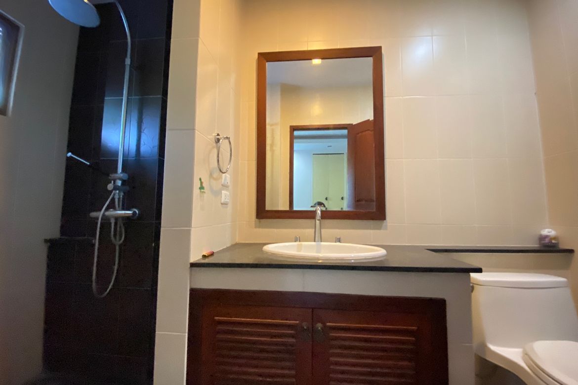 Luxurious home with private pool for sale in Hang Dong