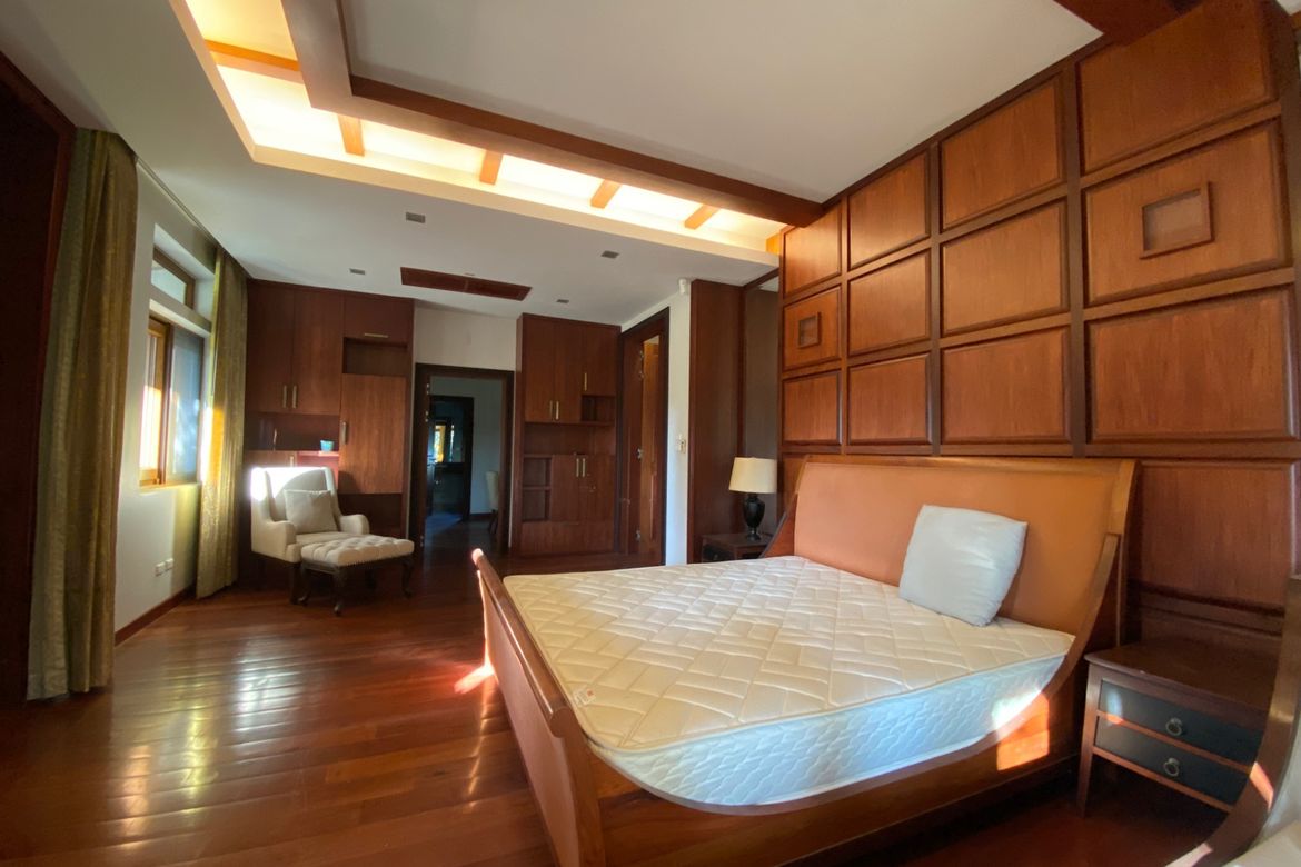 Luxurious home with private pool for sale in Hang Dong