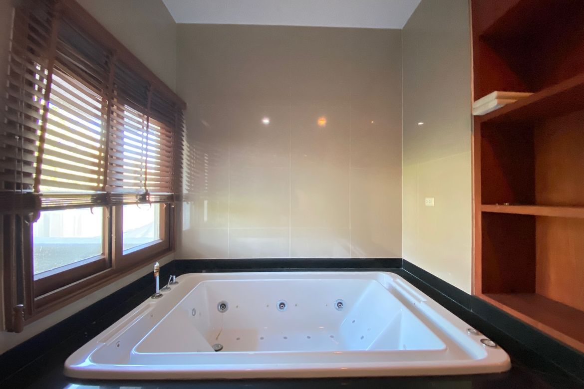 Luxurious home with private pool for sale in Hang Dong