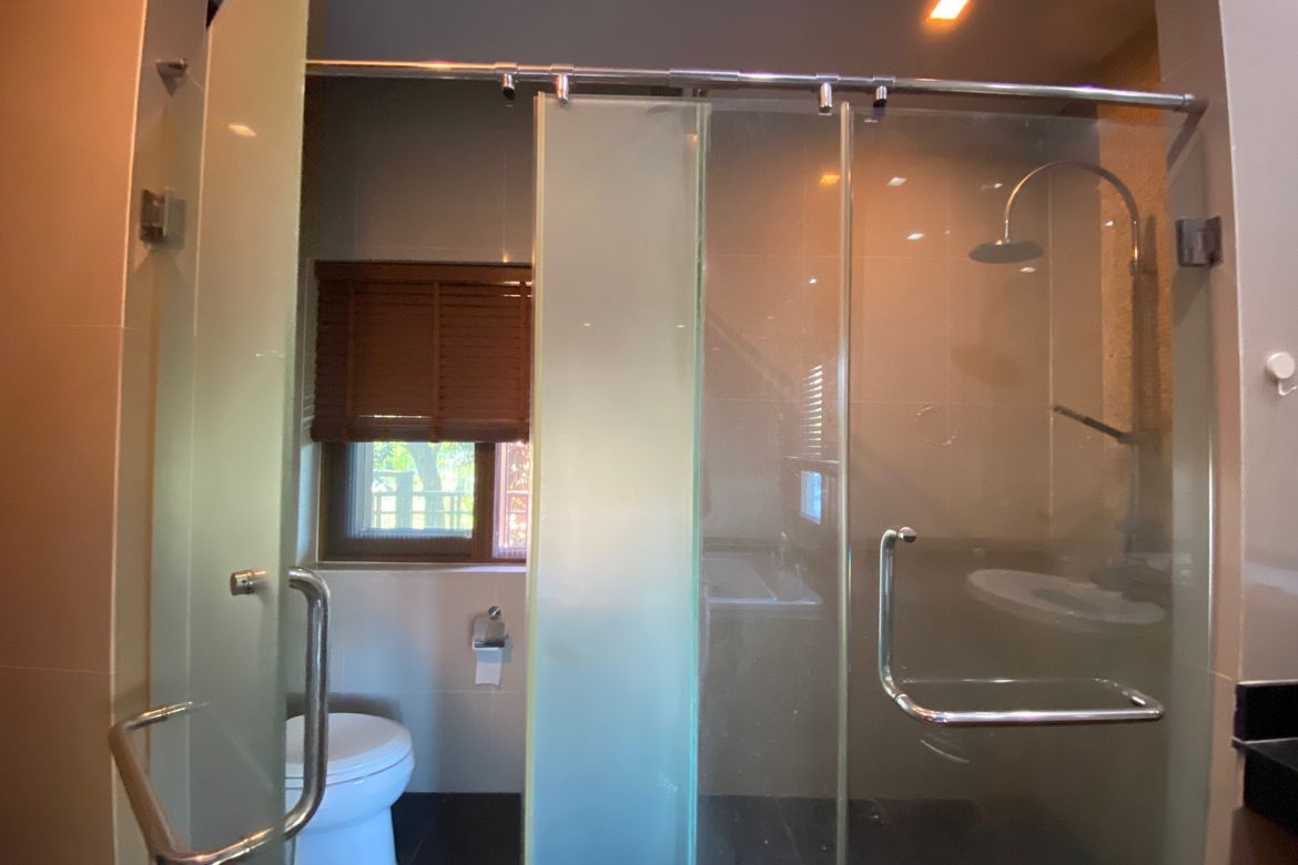 Luxurious home with private pool for sale in Hang Dong