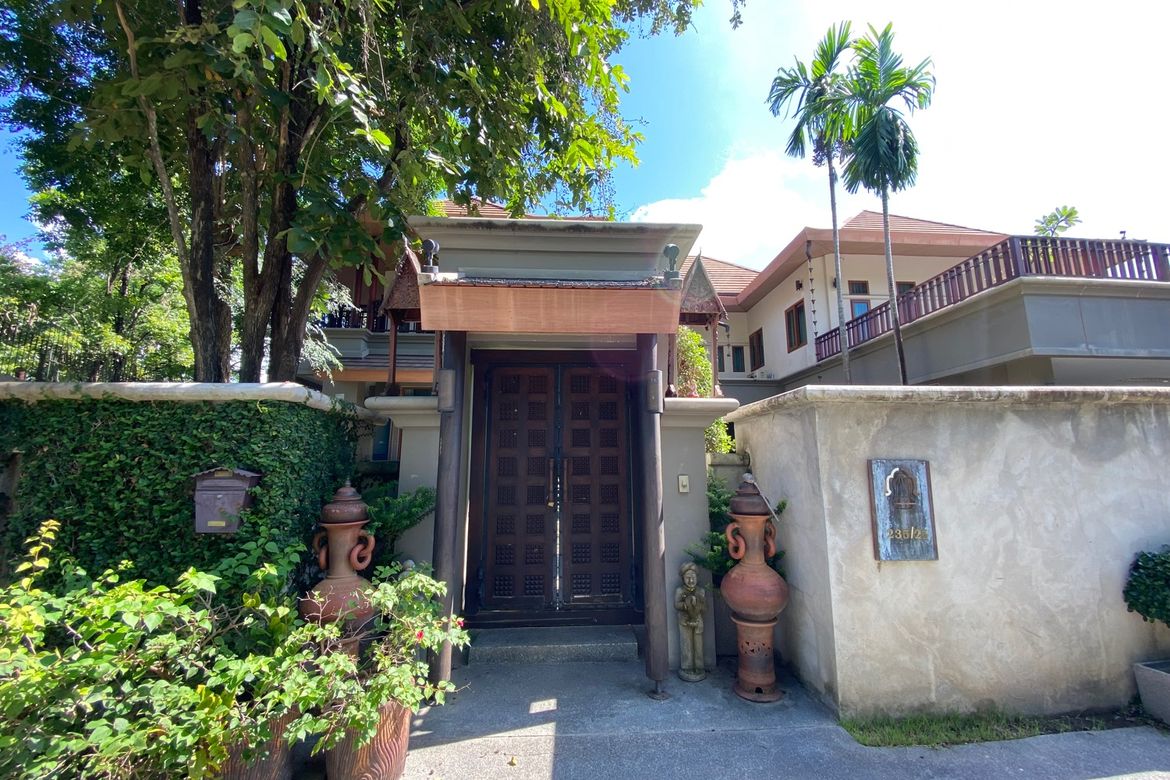 Luxurious home with private pool for sale in Hang Dong