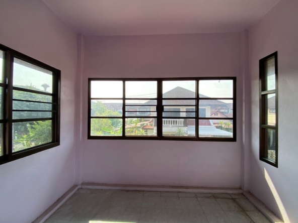 A family home 4 bed for sale in Muang Chiang Mai-P-PHS1055