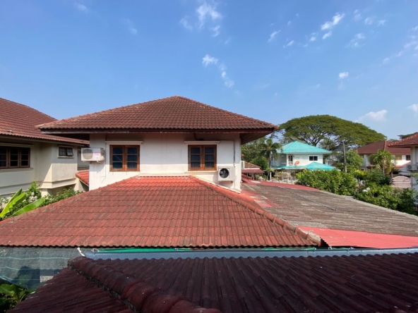 A family home 4 bed for sale in Muang Chiang Mai-P-PHS1055
