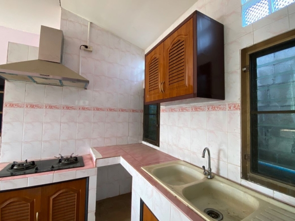 A family home 4 bed for sale in Muang Chiang Mai-P-PHS1055