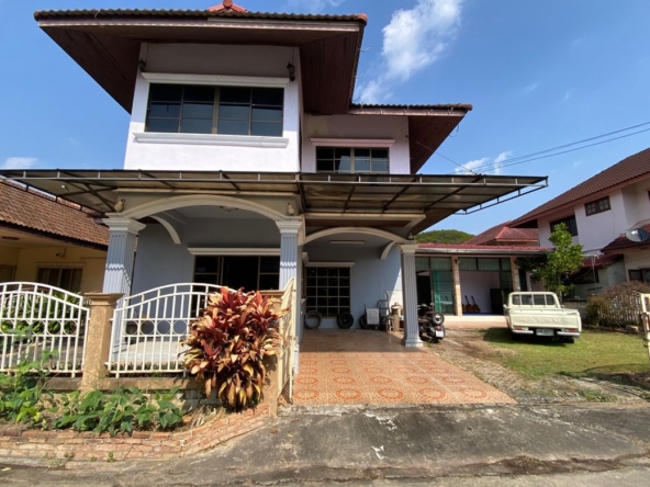 A family home 4 bed for sale in Muang Chiang Mai-P-PHS1055