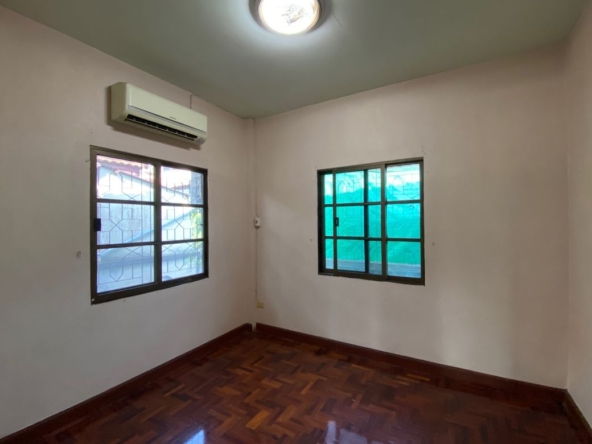 A family home 4 bed for sale in Muang Chiang Mai-P-PHS1055