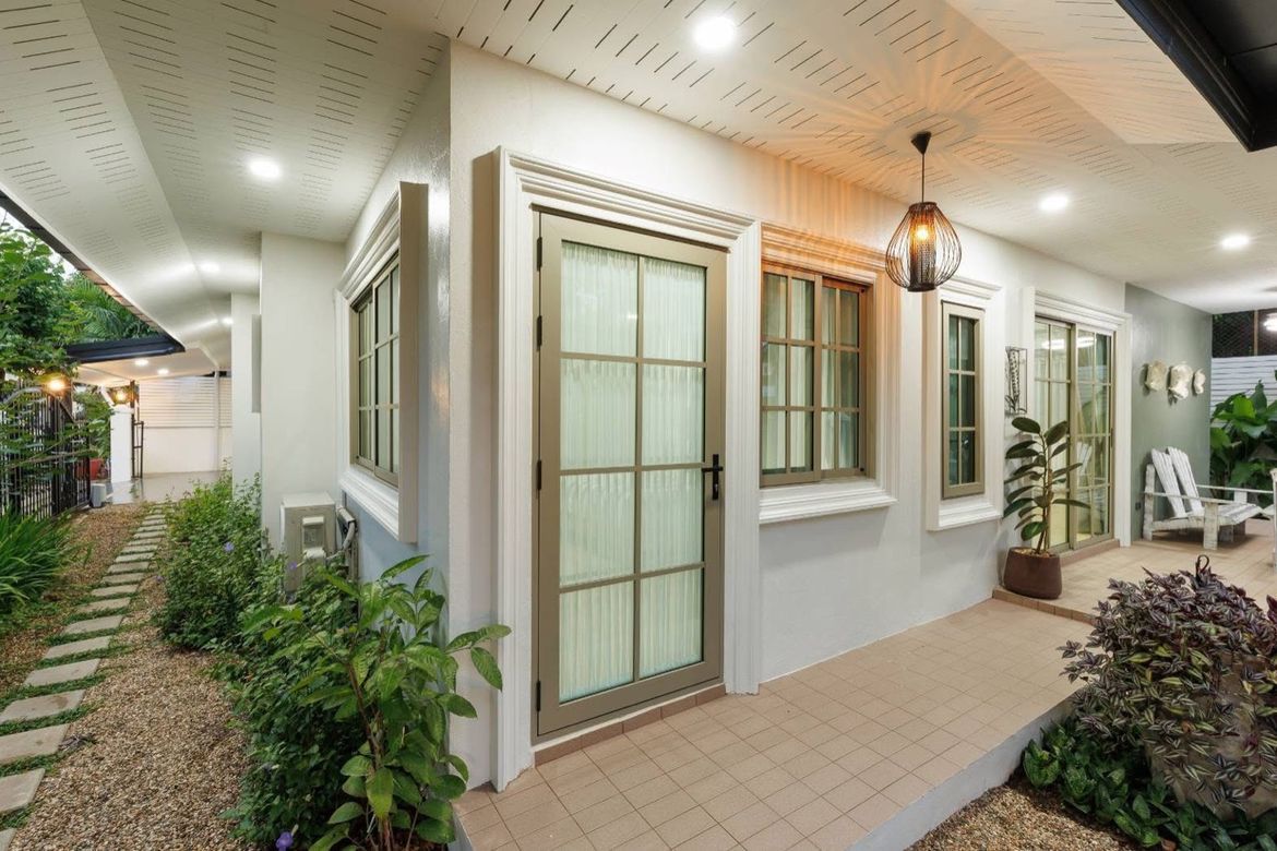Beautifully Landscaped 5 Bedroom House for Sale in Hang Dong-P-PHS1103