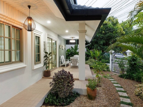 Beautifully Landscaped 5 Bedroom House for Sale in Hang Dong-P-PHS1103