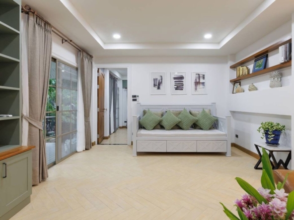 Beautifully Landscaped 5 Bedroom House for Sale in Hang Dong-P-PHS1103