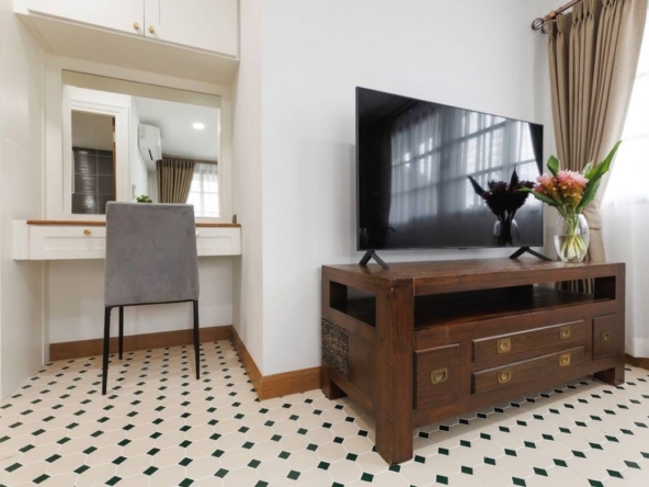 Beautifully Landscaped 5 Bedroom House for Sale in Hang Dong-P-PHS1103