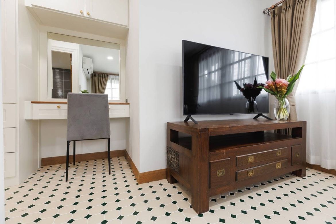 Beautifully Landscaped 5 Bedroom House for Sale in Hang Dong-P-PHS1103