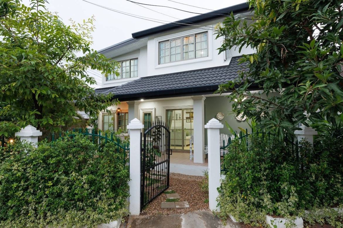 Beautifully Landscaped 5 Bedroom House for Sale in Hang Dong-P-PHS1103