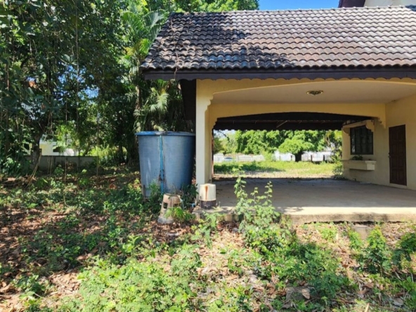 Large plot for sale with a house close to Chiang Mai Airport