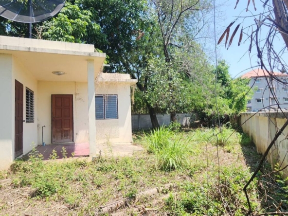 Large plot for sale with a house close to Chiang Mai Airport