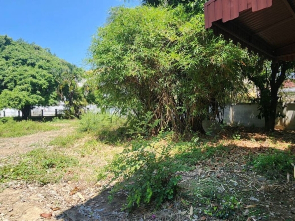 Large plot for sale with a house close to Chiang Mai Airport