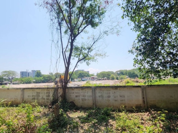 Large plot for sale with a house close to Chiang Mai Airport